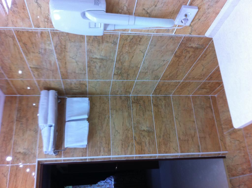 Mereke Hotel Ustʼ-Kamenogorsk Habitación foto