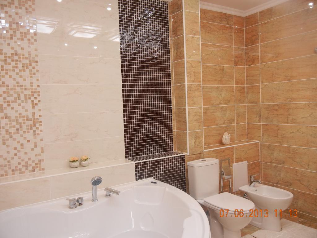 Mereke Hotel Ustʼ-Kamenogorsk Habitación foto