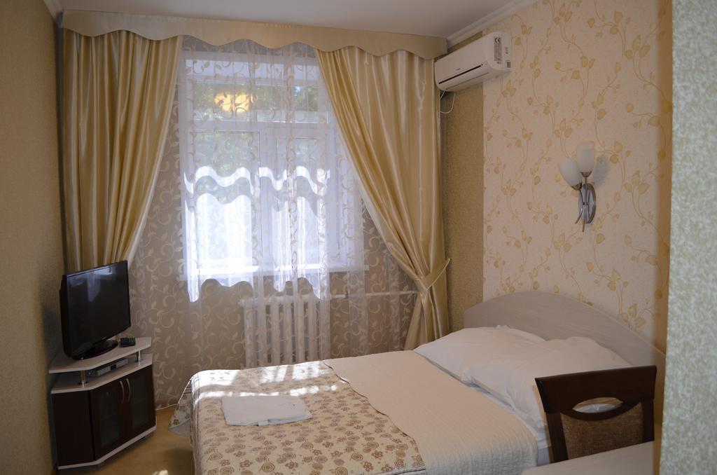 Mereke Hotel Ustʼ-Kamenogorsk Habitación foto
