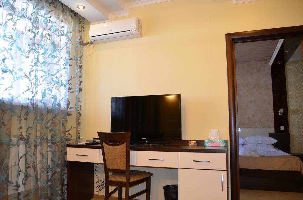 Mereke Hotel Ustʼ-Kamenogorsk Habitación foto